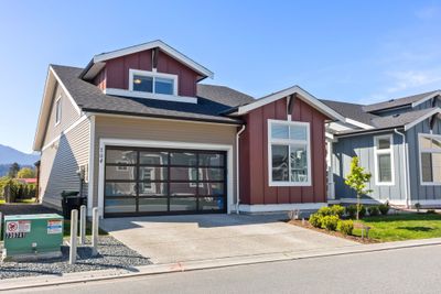 104 - 46213 Hakweles Rd, House other with 3 bedrooms, 3 bathrooms and 4 parking in Chilliwack BC | Image 2