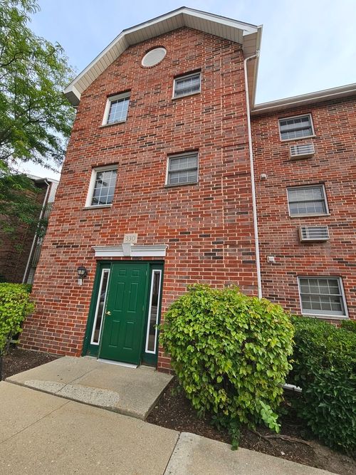 apt-3f-330 Leah Ln, Woodstock, IL, 60098-6400 | Card Image
