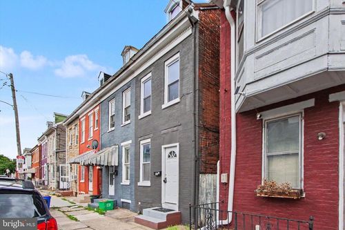 511 W Philadelphia St, YORK, PA, 17401-3323 | Card Image