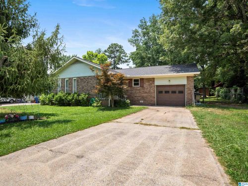 1911 Glen Davis Ln, Oxford, AL, 36203-3311 | Card Image