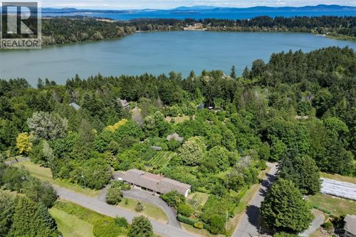 5489 Forest Hill Rd, Victoria, BC, V9E2A8 | Card Image
