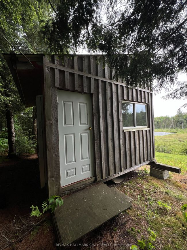 0 Chapman Strong Rd, Home with 0 bedrooms, 0 bathrooms and 8 parking in Sundridge ON | Image 15