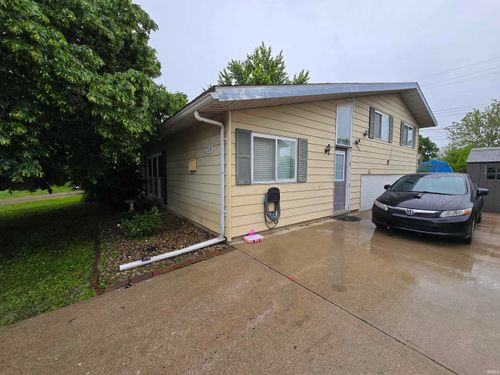 2038 Shaw Ave, Peru, IN, 46970-8717 | Card Image