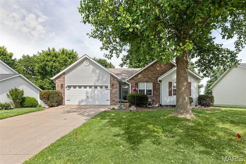 616 Sundance Trl, Troy, IL, 62294-2083 | Card Image