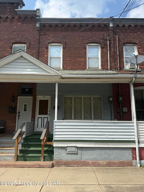 20 Wyoming St, Wilkes Barre, PA, 18702-4430 | Card Image