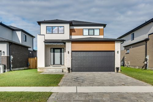 35 Alexander Cir, Strathroy, ON, N7G0B5 | Card Image