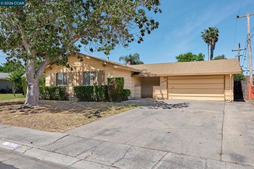 7016 Uranus Pkwy, Sacramento, CA, 95823-2158 | Card Image