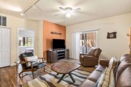i-6-56856 Enterprise Dr, Sunriver, OR, 97707-2120 | Card Image