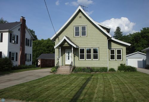 520 10th St N, Moorhead, MN, 56560-2058 | Card Image