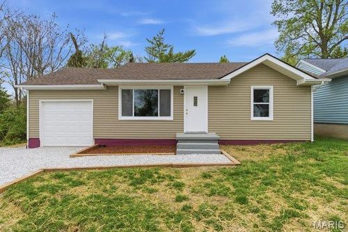 512 W Cherry St, Winfield, MO, 63389-1139 | Card Image