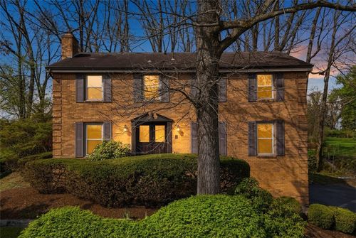 162 Woodshire Dr, Pittsburgh, PA, 15215-1714 | Card Image