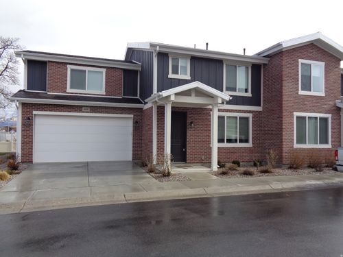 644 E Fort Union Blvd, Midvale, UT, 84047-2216 | Card Image