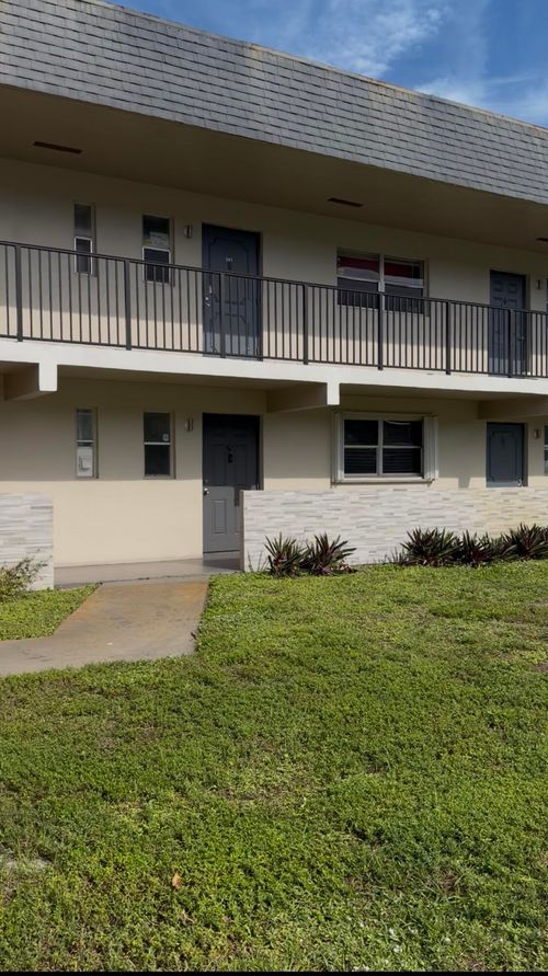 106-8001 Fairview Dr, Tamarac, FL, 33321-3990 | Card Image