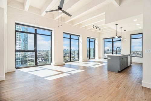 apt-2015-1801 Smith St, Houston, TX, 77002-8194 | Card Image