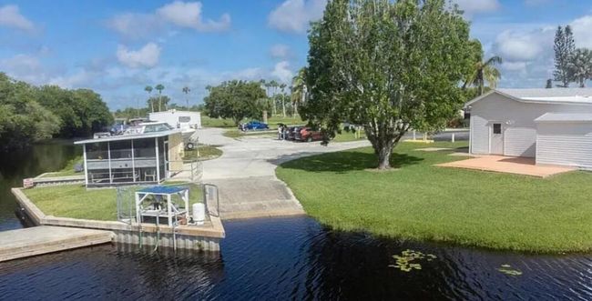 13841 Se 125 Th Ter, House other with 2 bedrooms, 1 bathrooms and null parking in Okeechobee FL | Image 16