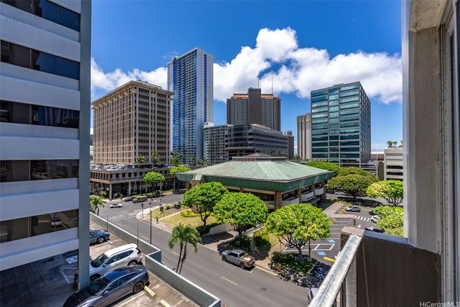 APT-703 - 731 Amana St, Condo with 2 bedrooms, 2 bathrooms and 1 parking in Honolulu HI | Image 9