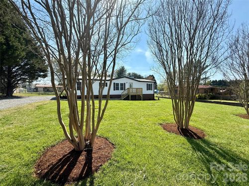 5670 Quailwood Dr, Hickory, NC, 28601-7045 | Card Image