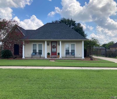 6598 Woodside Dr, House other with 3 bedrooms, 2 bathrooms and null parking in Zachary LA | Image 2