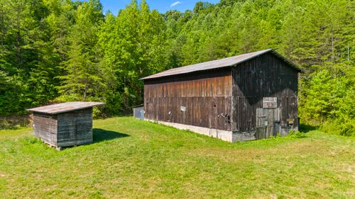 690 S Rock Lick Rd, Jackson, KY, 41339-9402 | Card Image