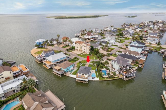 1226 Oahu Dr, House other with 4 bedrooms, 3 bathrooms and 1 parking in Tiki Island TX | Image 35