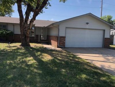 10615 W Nantucket, Home with 3 bedrooms, 2 bathrooms and null parking in Wichita KS | Image 1