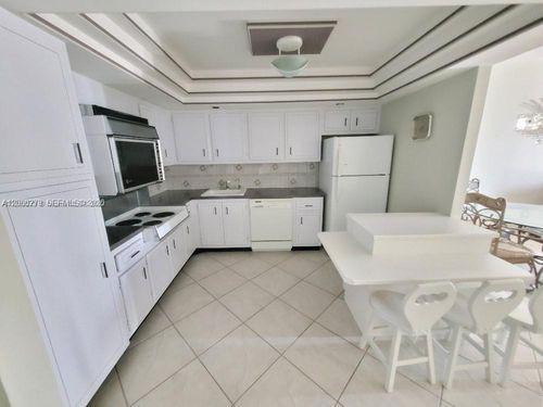 203-18041 Biscayne Blvd, Aventura, FL, 33160-2521 | Card Image
