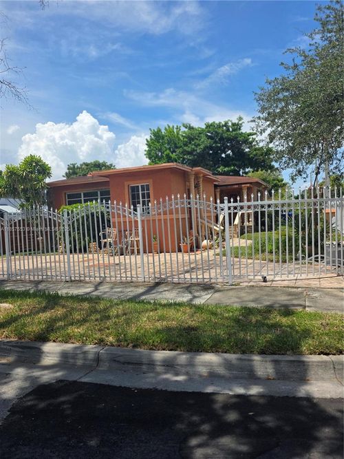 501 Nw 43rd St, Miami, FL, 33127-2648 | Card Image