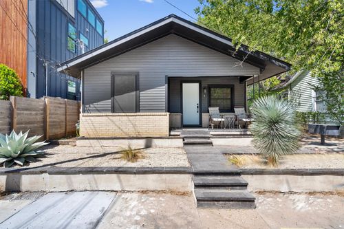 2204 Santa Rita St, Austin, TX, 78702-4622 | Card Image