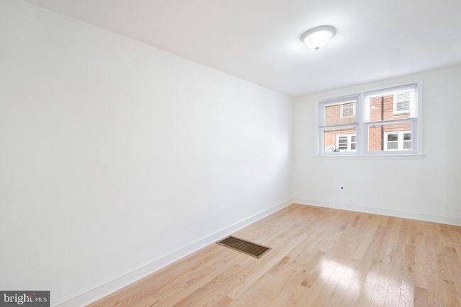 1237 Edgehill Rd, Townhouse with 3 bedrooms, 1 bathrooms and null parking in DARBY PA | Image 4
