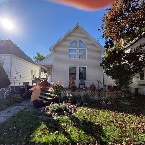 421 Brown St, Marine City, MI, 48039-1740 | Card Image