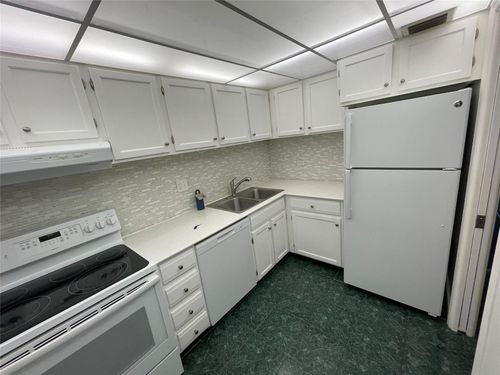 2y-3740 Inverrary Dr, Lauderhill, FL, 33319-5153 | Card Image