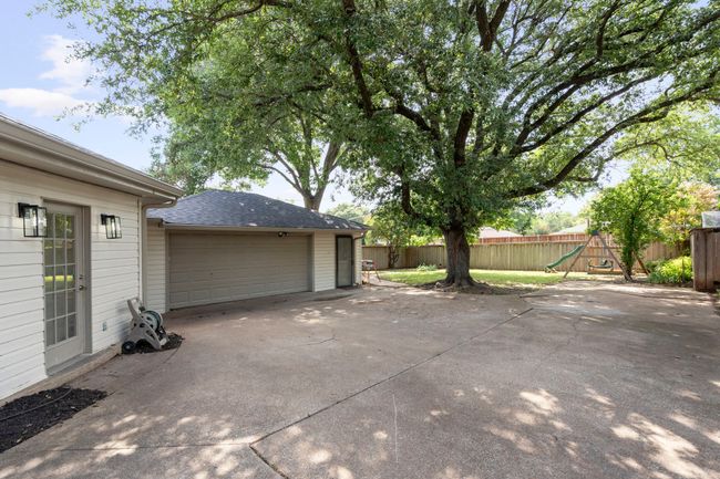 6615 Hialeah Dr, House other with 4 bedrooms, 3 bathrooms and null parking in Dallas TX | Image 39