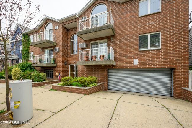 APT-5 - 40 W 13 Th St, Condo with 3 bedrooms, 2 bathrooms and null parking in Bayonne NJ | Image 21