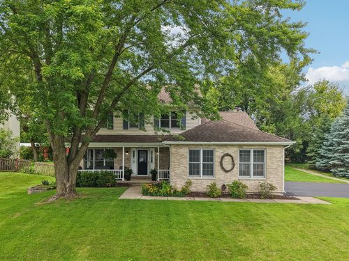 2101 Red Barn Ct, Woodstock, IL, 60098-6912 | Card Image