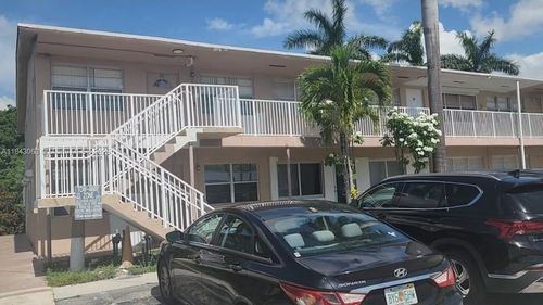 apt-20-230 Sw 11th Ave, Hallandale Beach, FL, 33009-5212 | Card Image