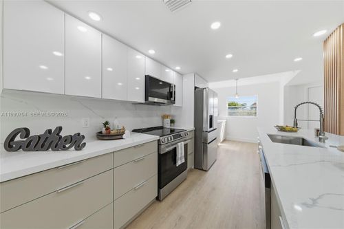 apt-312o-800 Sw 125th Way, Pembroke Pines, FL, 33027-6716 | Card Image