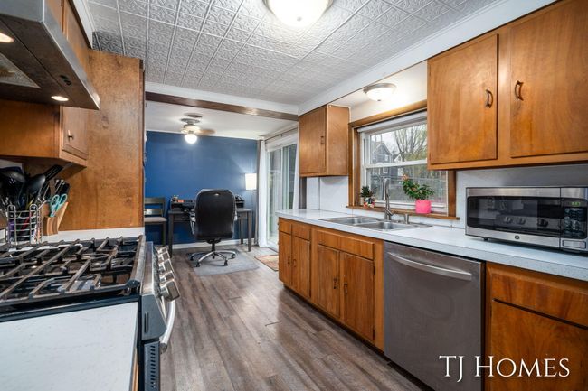 21-web-or-mls-2215 Maguire-16 | Image 11