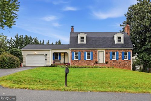 911 W Country Club Dr, PURCELLVILLE, VA, 20132-3048 | Card Image