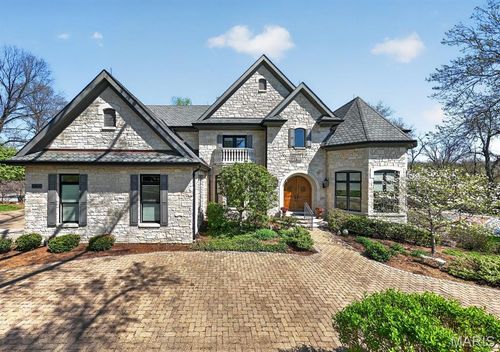 10600 Country View Dr, Creve Coeur, MO, 63141-7819 | Card Image