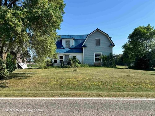 5732 E Grass Lake Rd, Clare, MI, 48617-9335 | Card Image