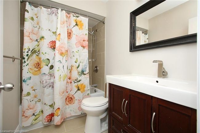 15 First St, House other with 4 bedrooms, 2 bathrooms and 5 parking in Waterdown ON | Image 12