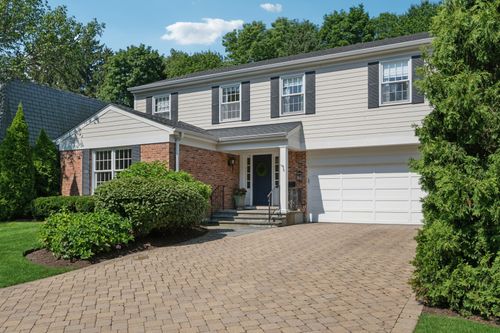 520 Brier St, Kenilworth, IL, 60043-1064 | Card Image
