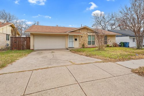 145 Price Dr, Lewisville, TX, 75067-4520 | Card Image