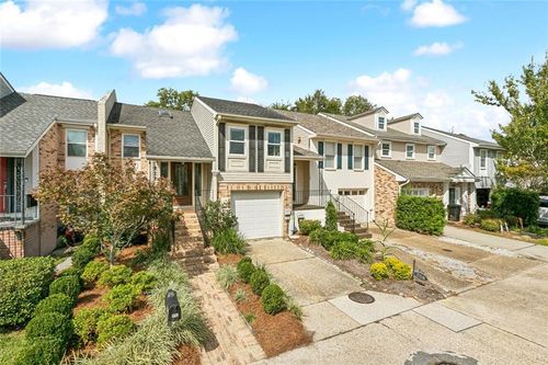 712 Old Metairie Pl, Metairie, LA, 70001-6309 | Card Image