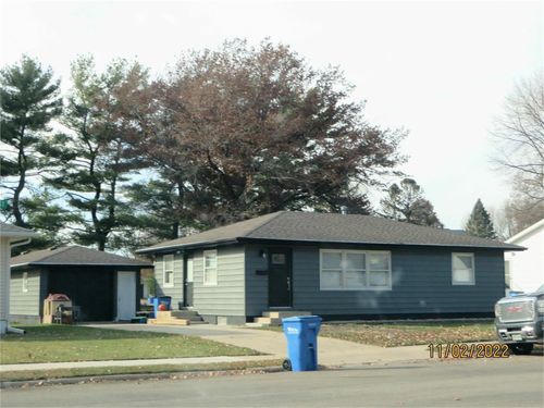 1007 12th St, Grundy Center, IA, 50638-1128 | Card Image