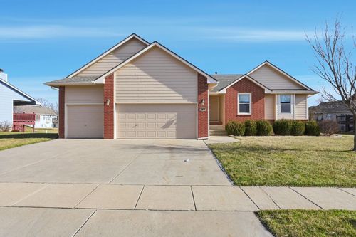 3910 N Rutgers St, Maize, KS, 67101-3719 | Card Image