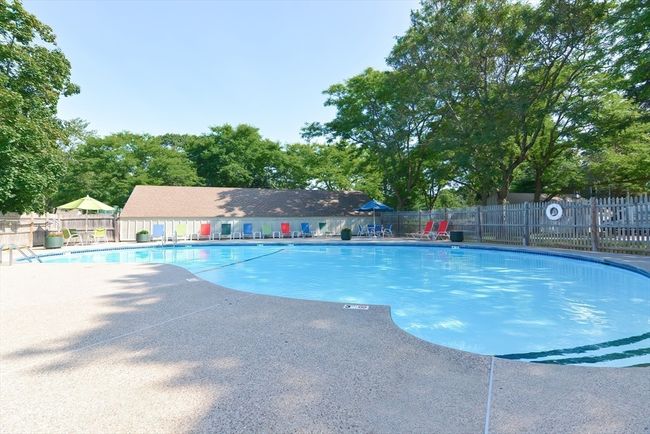 UNIT-4 - 8 Concord Greene, Condo with 2 bedrooms, 2 bathrooms and 1 parking in Concord MA | Image 31