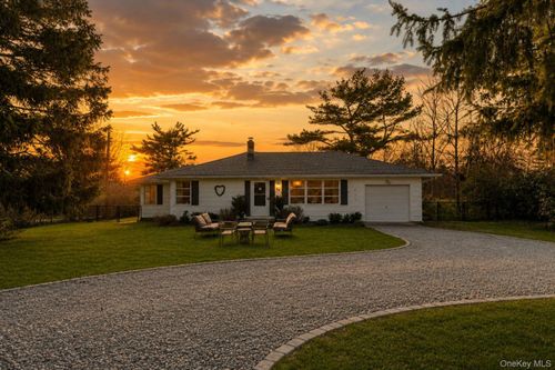 84 Evergreen Ave, East Moriches, NY, 11940-1538 | Card Image