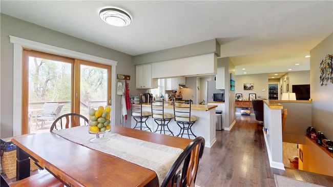 Breakfast Nook to Kitchen | Image 8