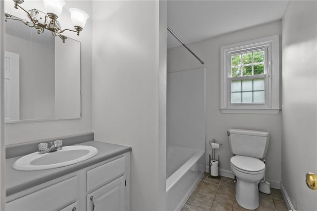 20 Samson Ln, House other with 5 bedrooms, 3 bathrooms and 6 parking in Middletown RI | Image 24